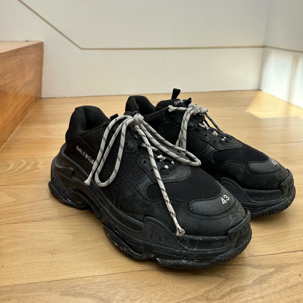 Balenciaga black triple s sneakers